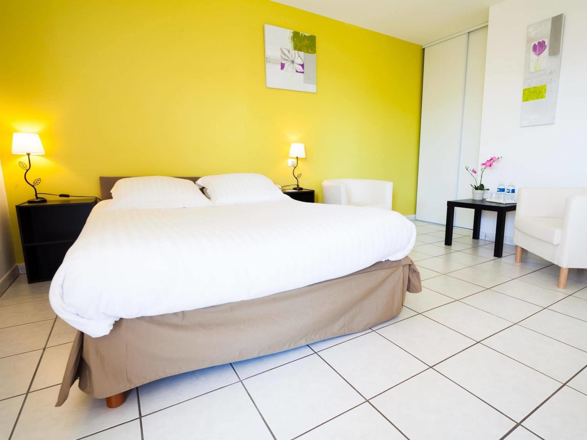 Le Grand Jardin Hotel Aujargues Ngoại thất bức ảnh