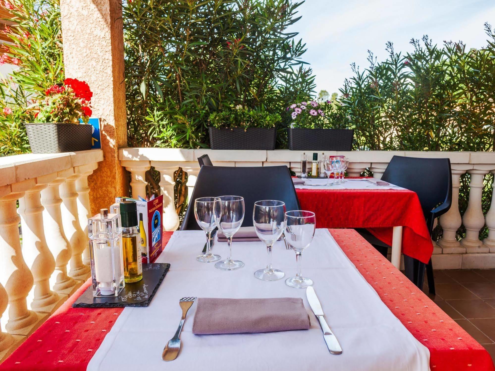 Le Grand Jardin Hotel Aujargues Ngoại thất bức ảnh